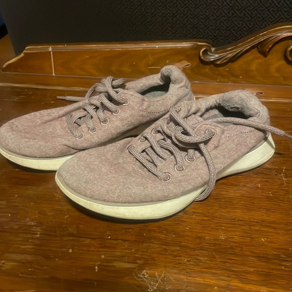 Dr Scholls 6.5 purple felt sneaker